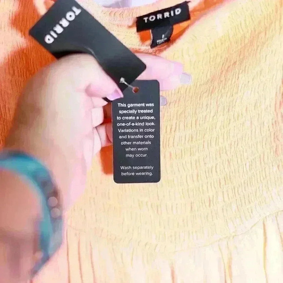 NWT Torrid Size 1X Orange Ombre Smocked Challis Cold Shoulder Bell Sleeve Blouse - Picture 6 of 12